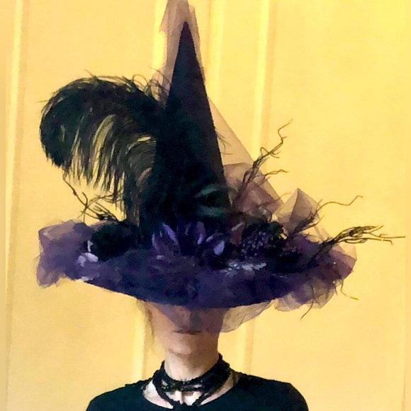 Witch hat ❣️HOST PICK❣️Blood red & black Feathers skeletons, vines & flowers 1of - Picture 12 of 16